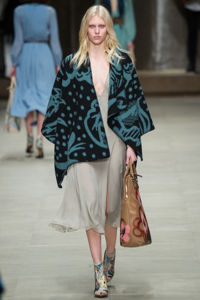 Burberry-Prorsum-Fall-2014-Collection-Blanket-Coat-Outerwear-Trend-Fashion-OnGiselleAve